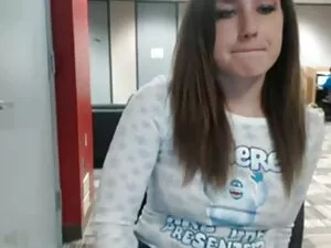 Miúda loira Sexy toc ...