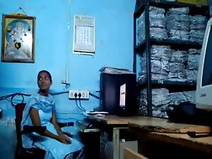 meia-irmã Africana f ...